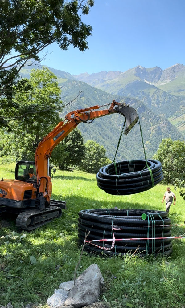 Movimentazione dei rotoli di tubo preisolato FibreFlex
